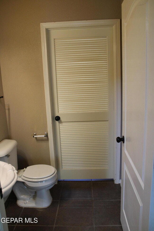 Building Photo - 3100 Amistoso St