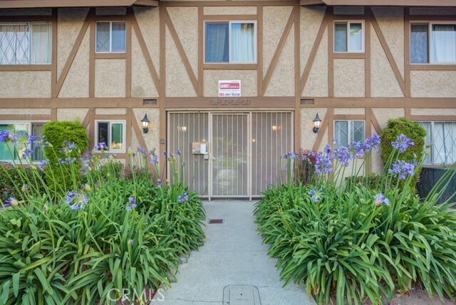 Primary Photo - 313 S Almansor St