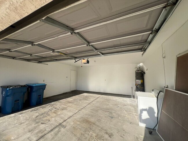 Building Photo - 2708 Ganzo St