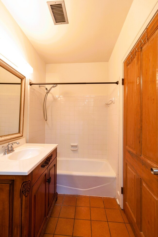 Building Photo - 7728 Zimpel St