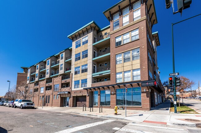 Building Photo - 1441 Central St