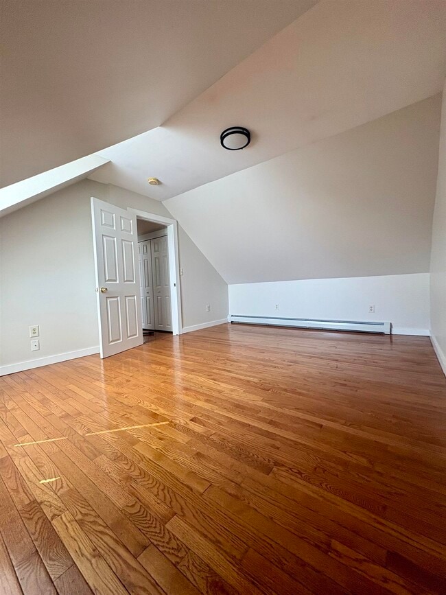 Building Photo - 12 N Main St