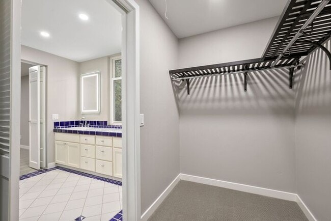 Building Photo - Stunning Private AIR CONDITIONED Dream Home in Coveted Bridal Trails