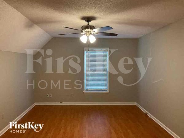 Building Photo - 350 E Nolley Dr