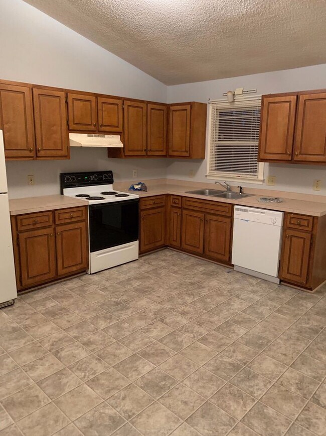 Building Photo - Kittrell Duplex 3