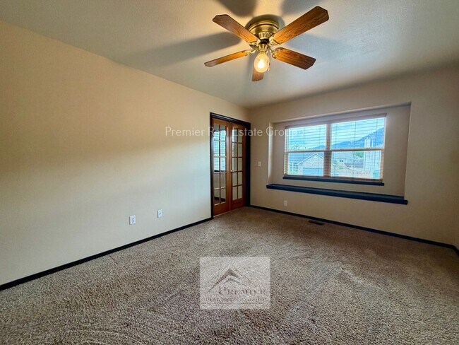 Building Photo - 1428 Coolcrest Dr
