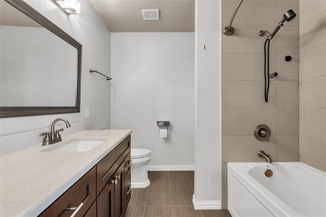 Building Photo - 2320 Shadabury Dr