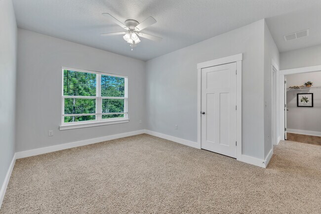 Building Photo - 6082 Carina Rd