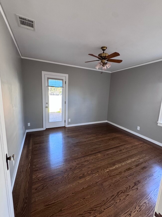 Building Photo - 1136 Hayes St