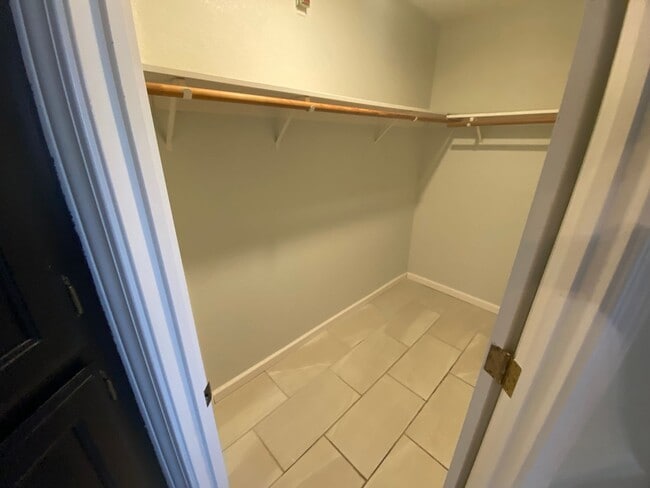 Building Photo - Cozy Home for rent in Hanford