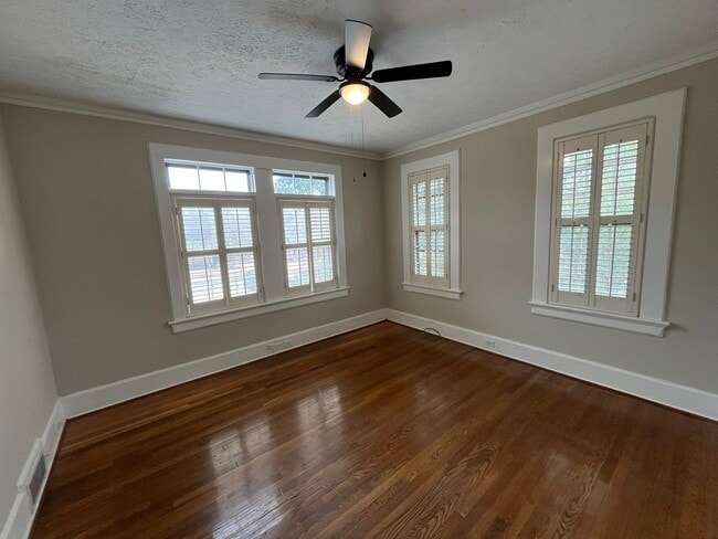 Building Photo - Blending Relaxation & Sophistication to Create the Ideal Place.