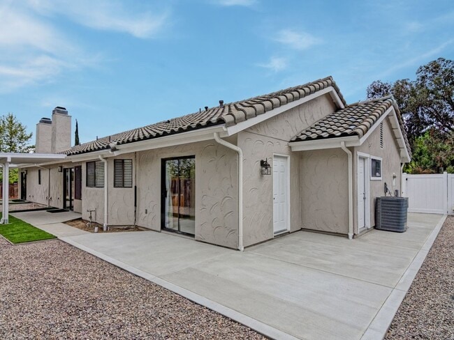 Building Photo - Remodeled Home On Quiet Cul-de-sac