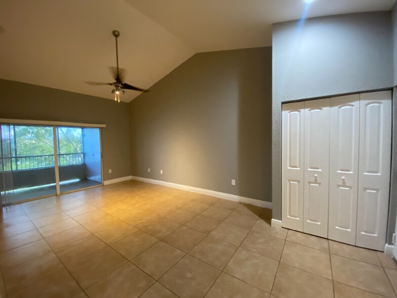 Building Photo - 2803 N Oakland Forest Dr