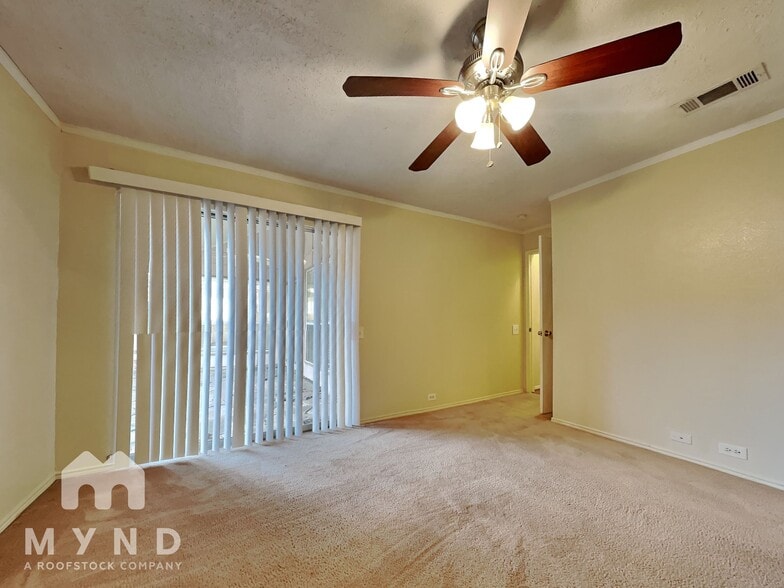 Building Photo - 8731 Summit Pines Dr