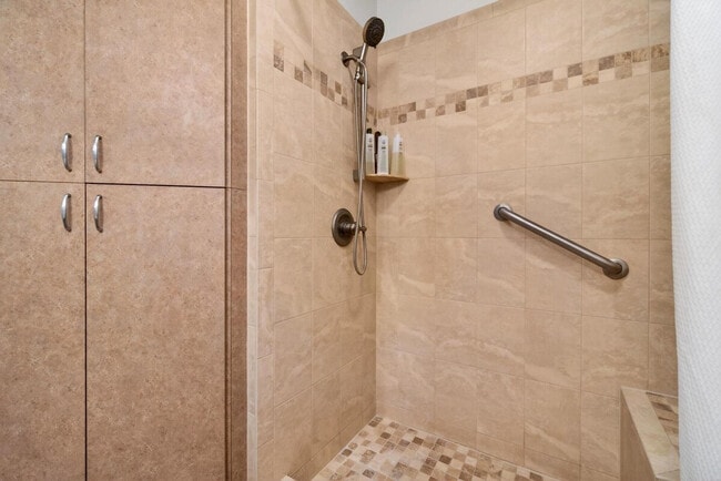 Building Photo - 10546 53rd Ave N