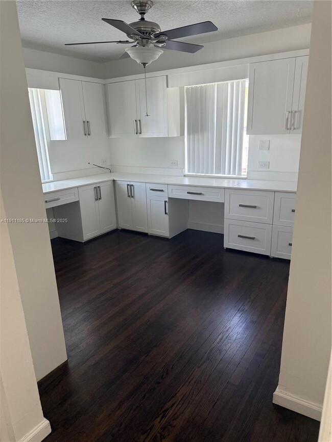 Building Photo - 1847 Wiley St