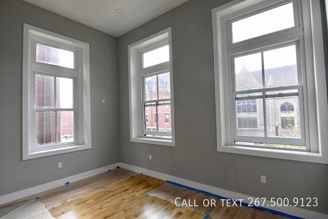 Building Photo - 1523 W Girard Ave