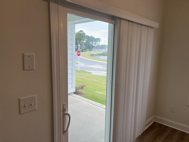 Building Photo - 102 Yellowlegs Ln