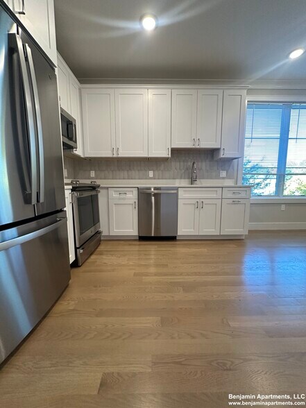 Building Photo - 104-106 Warren St. Unit 3