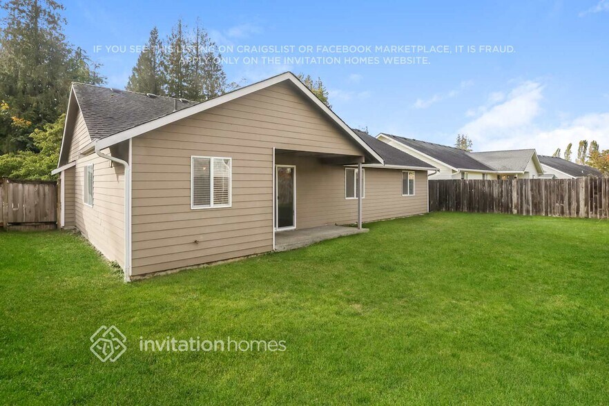 Building Photo - 18511 E Country Club Dr