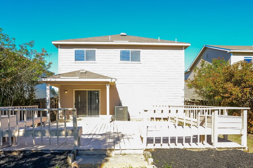 Building Photo - 25322 Longbranch Run