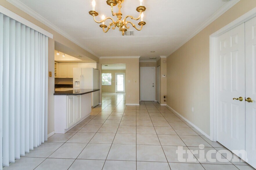Building Photo - 8105 Longbay Blvd