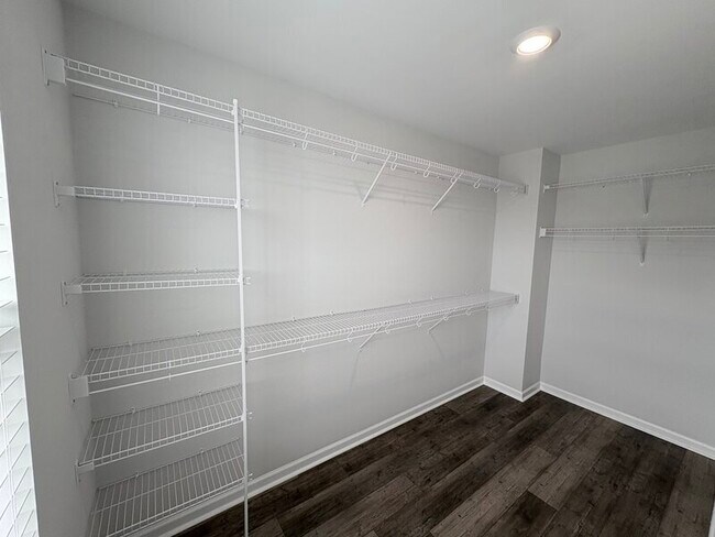 Building Photo - 153 Brockway Dr