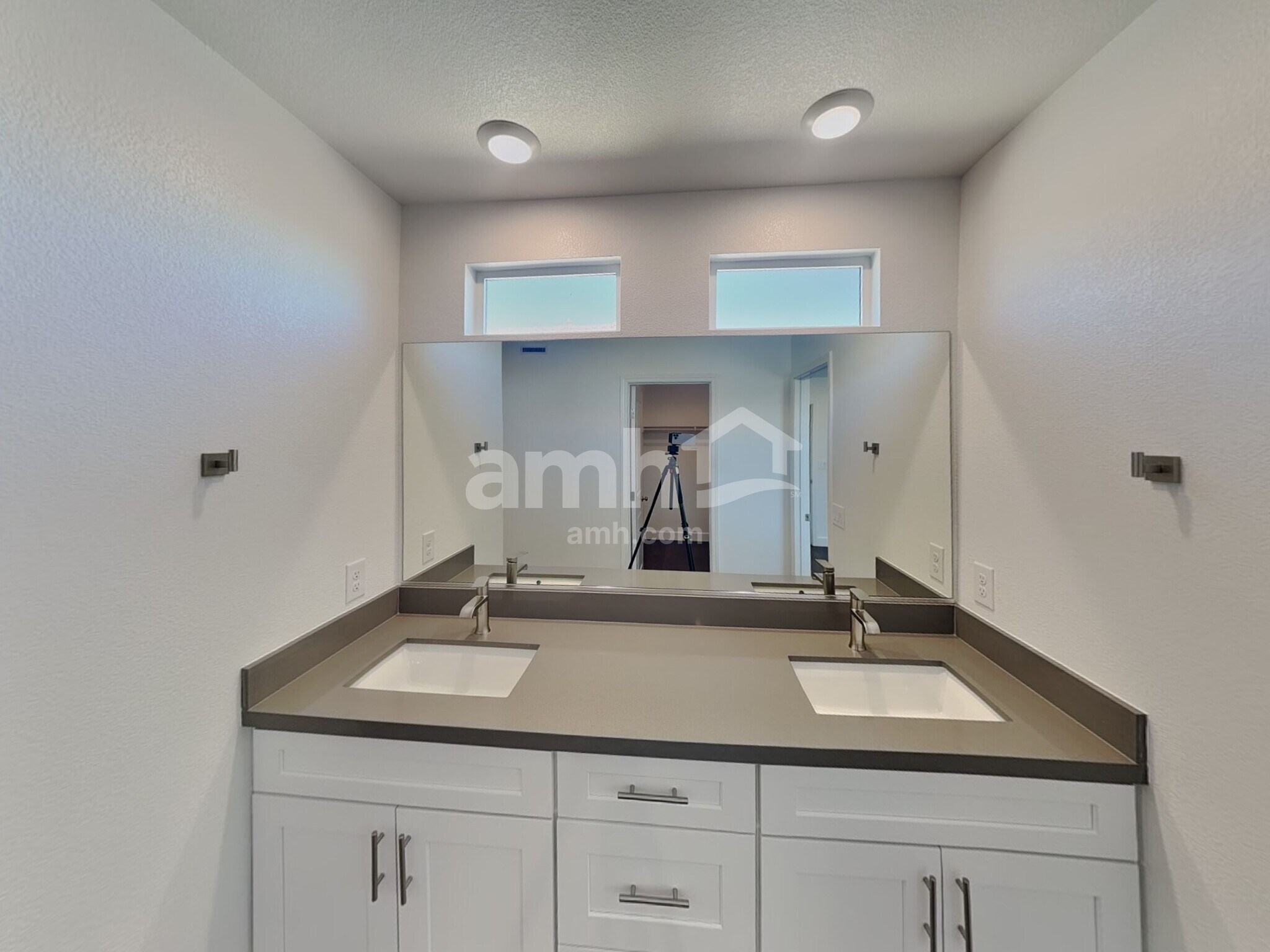 Building Photo - 8882 Carmine Cob Ave