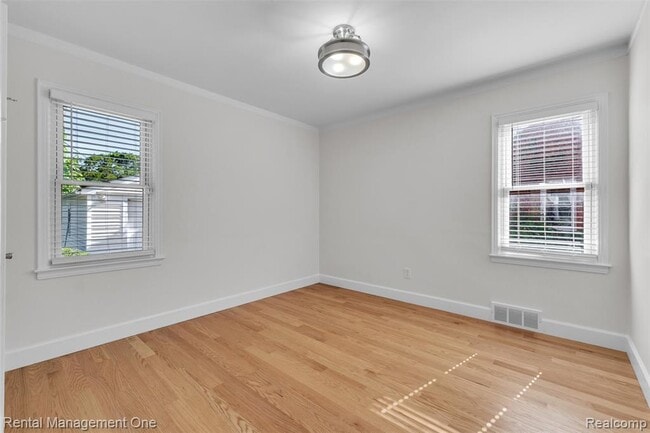 Building Photo - 2711 Dorchester Rd