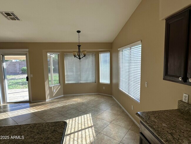 Building Photo - 4833 W Taro Dr