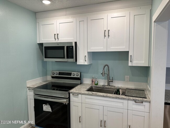 Building Photo - 6660 Oriole Ave