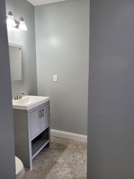 Building Photo - 8573 Springtree Road