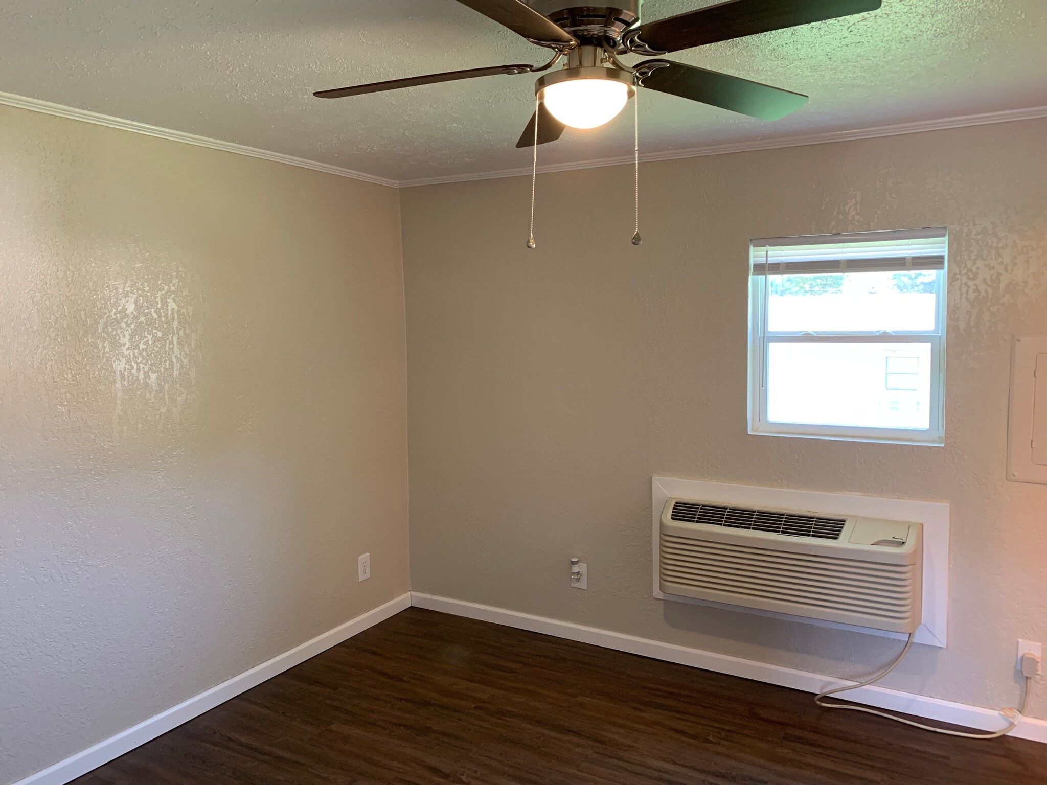 Building Photo - 610 Watauga Rd