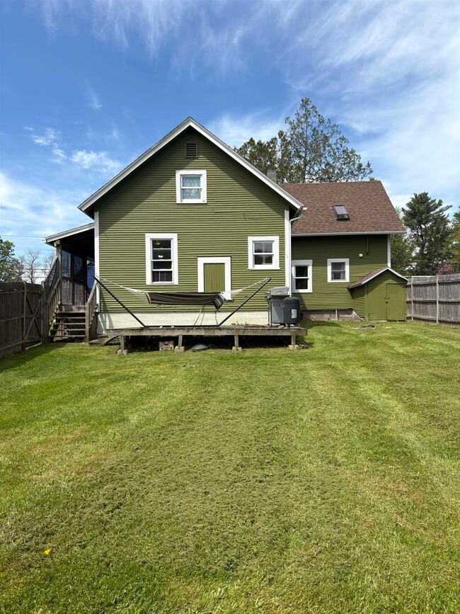 Building Photo - 424 VT-15