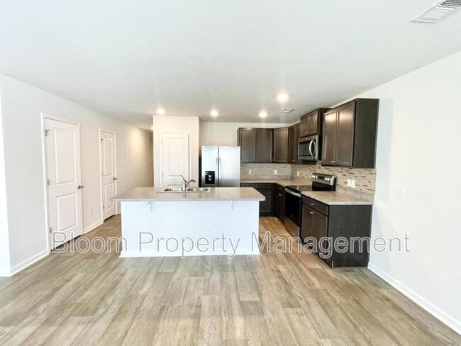 Building Photo - 108 Rosefield Ct