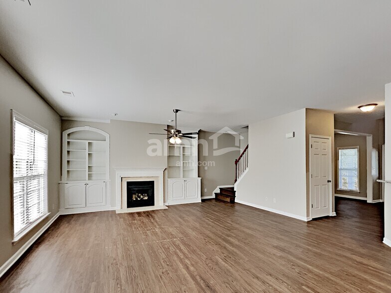 Building Photo - 222 Mott Rd