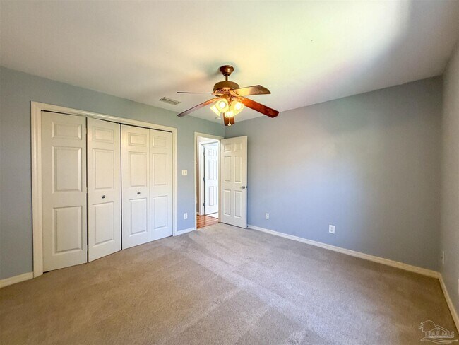 Building Photo - 3977 High Bridge Dr