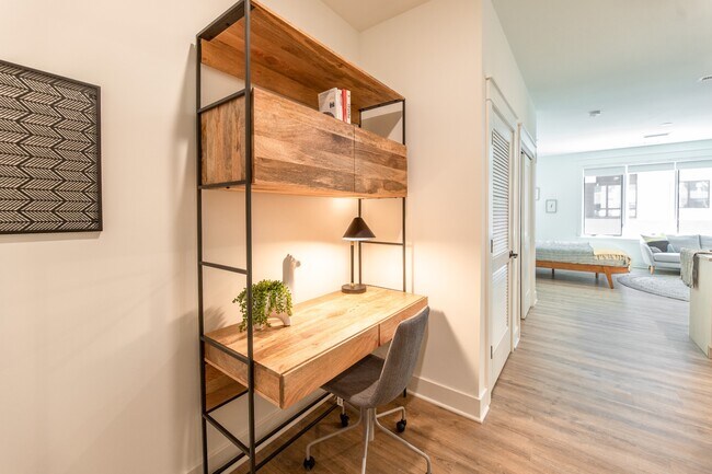 Building Photo - 596 Frank E Rodgers Blvd N