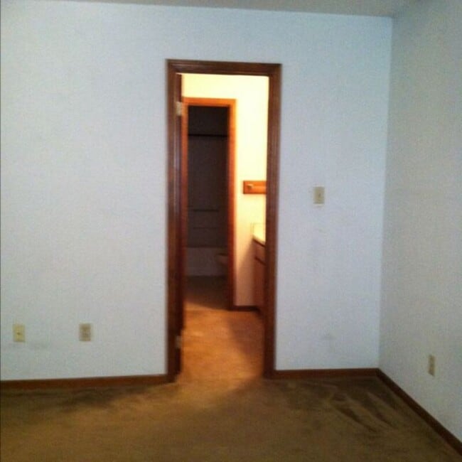 Building Photo - 273 Norman Dr