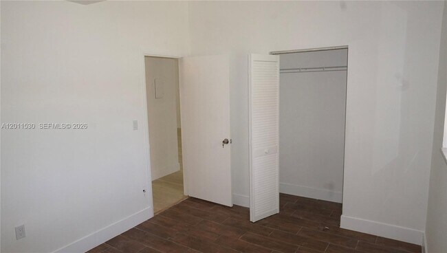 Building Photo - 10722 La Placida Dr
