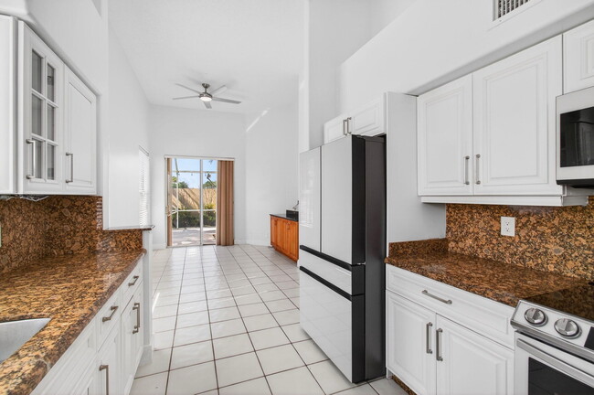 Building Photo - 7848 Travelers Tree Dr