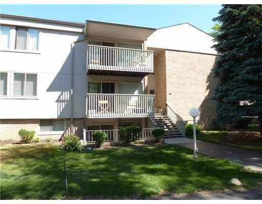 Building Photo - 2319 Packard St