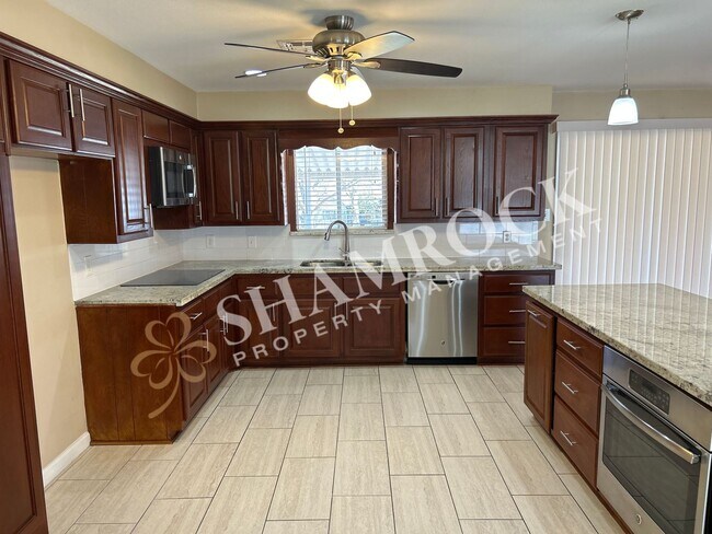Building Photo - Woodway 3 Bedroom Home