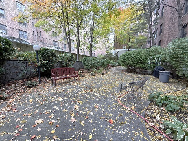 Building Photo - 99-21 67th Rd