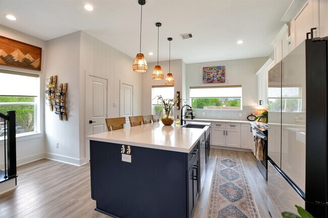 Building Photo - 1106 Paul Quinn St