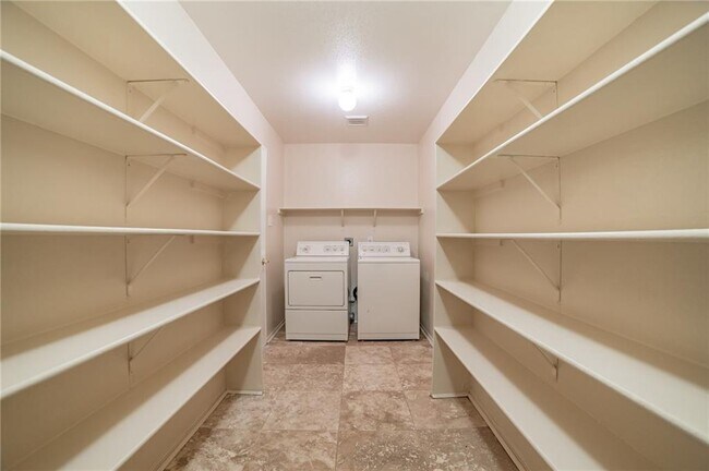 Building Photo - 11228 Pickard Ln