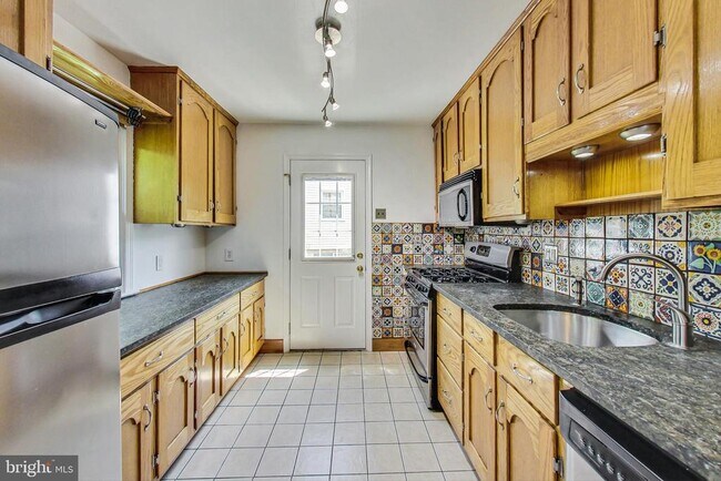 Building Photo - 4112 Spruell Dr