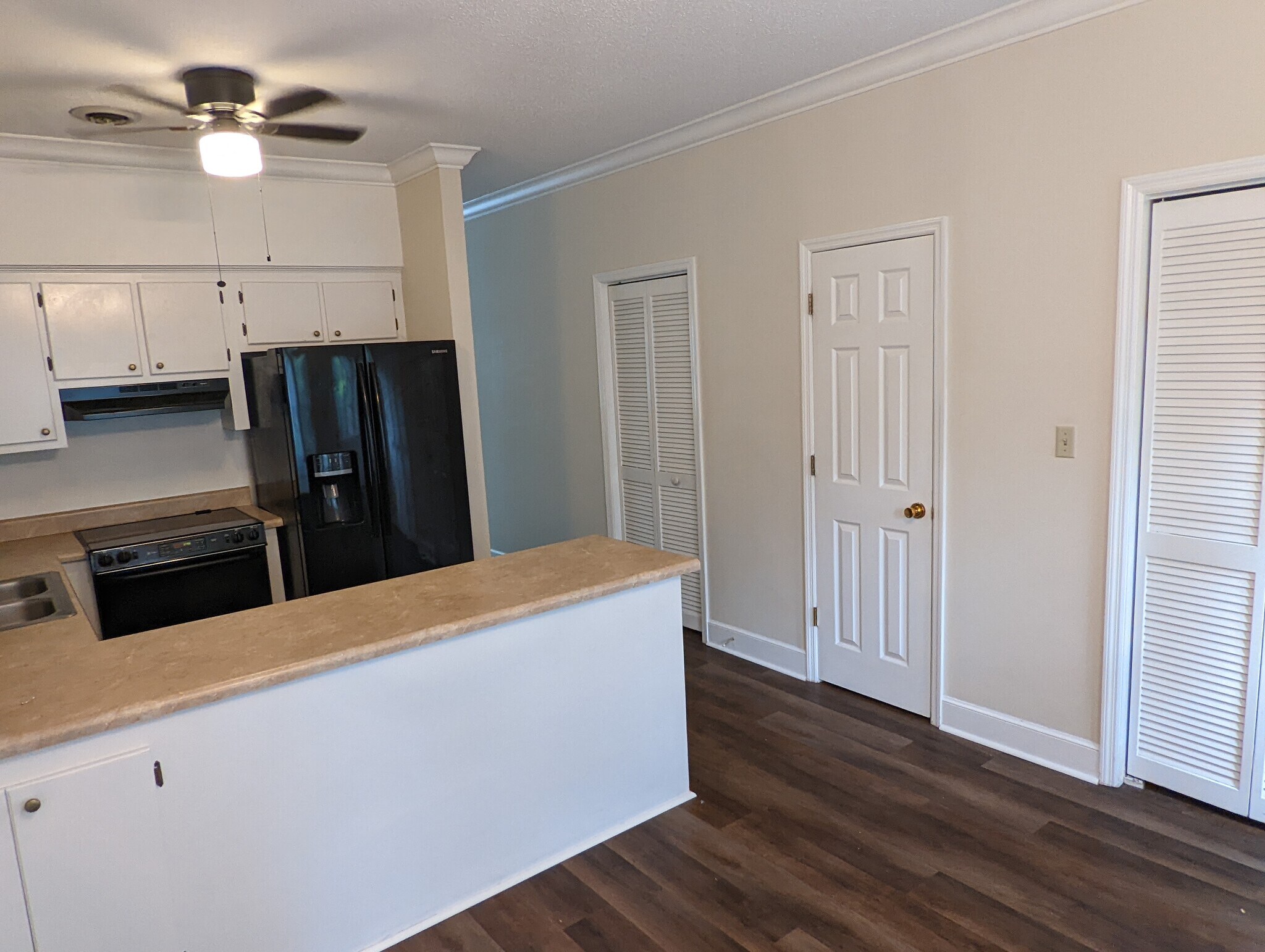 Building Photo - 215 Woodburn Club Ln