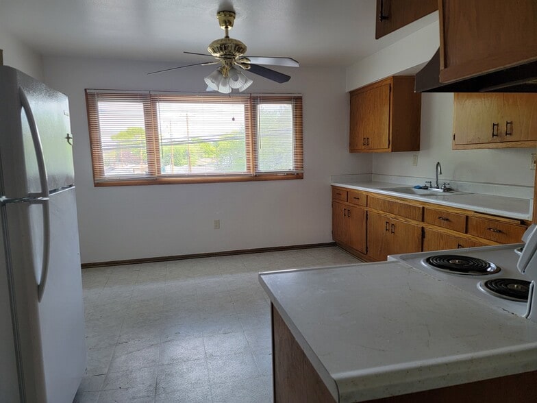 Building Photo - 9626 W Silver Spring Dr