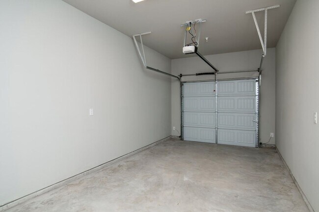 Building Photo - GORGEOUS 2 BEDROOM FOUR PLEX LOCATED IN MIDLOTHIAN ISD!